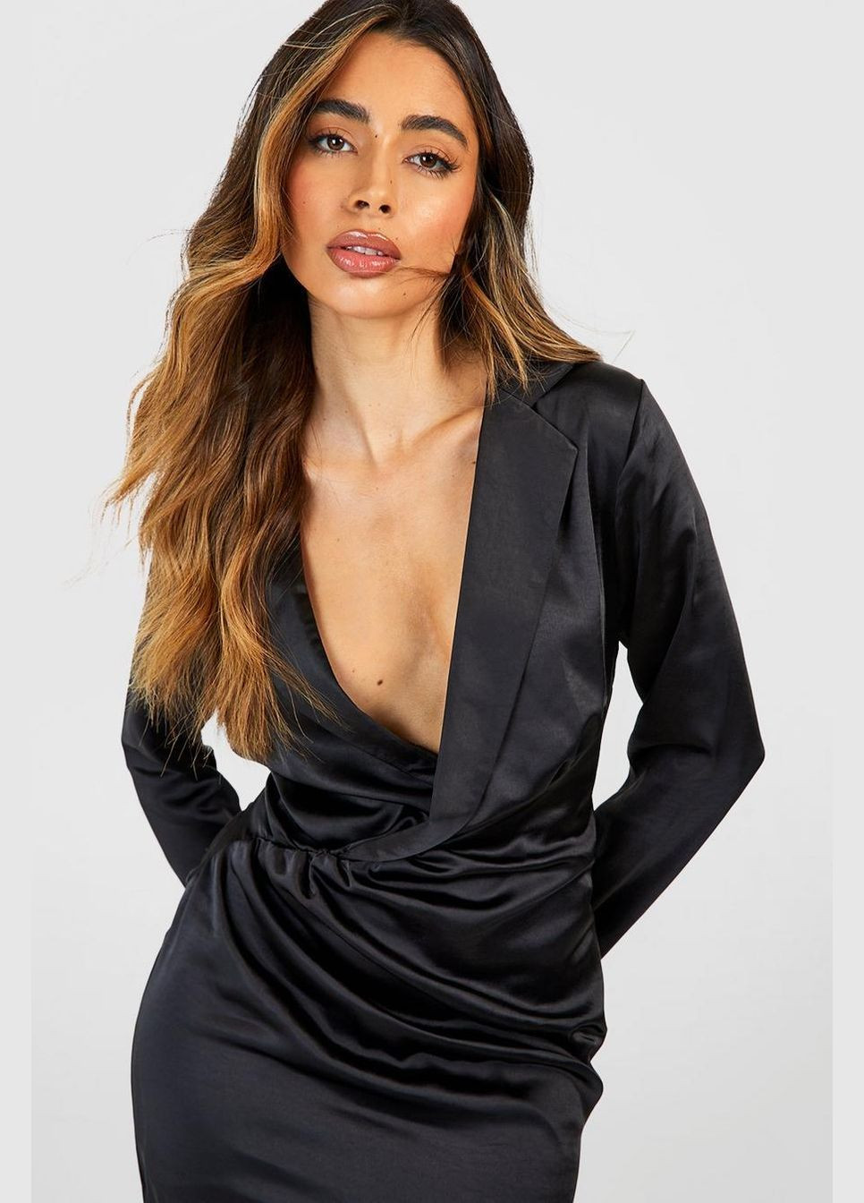 Черное платье Boohoo