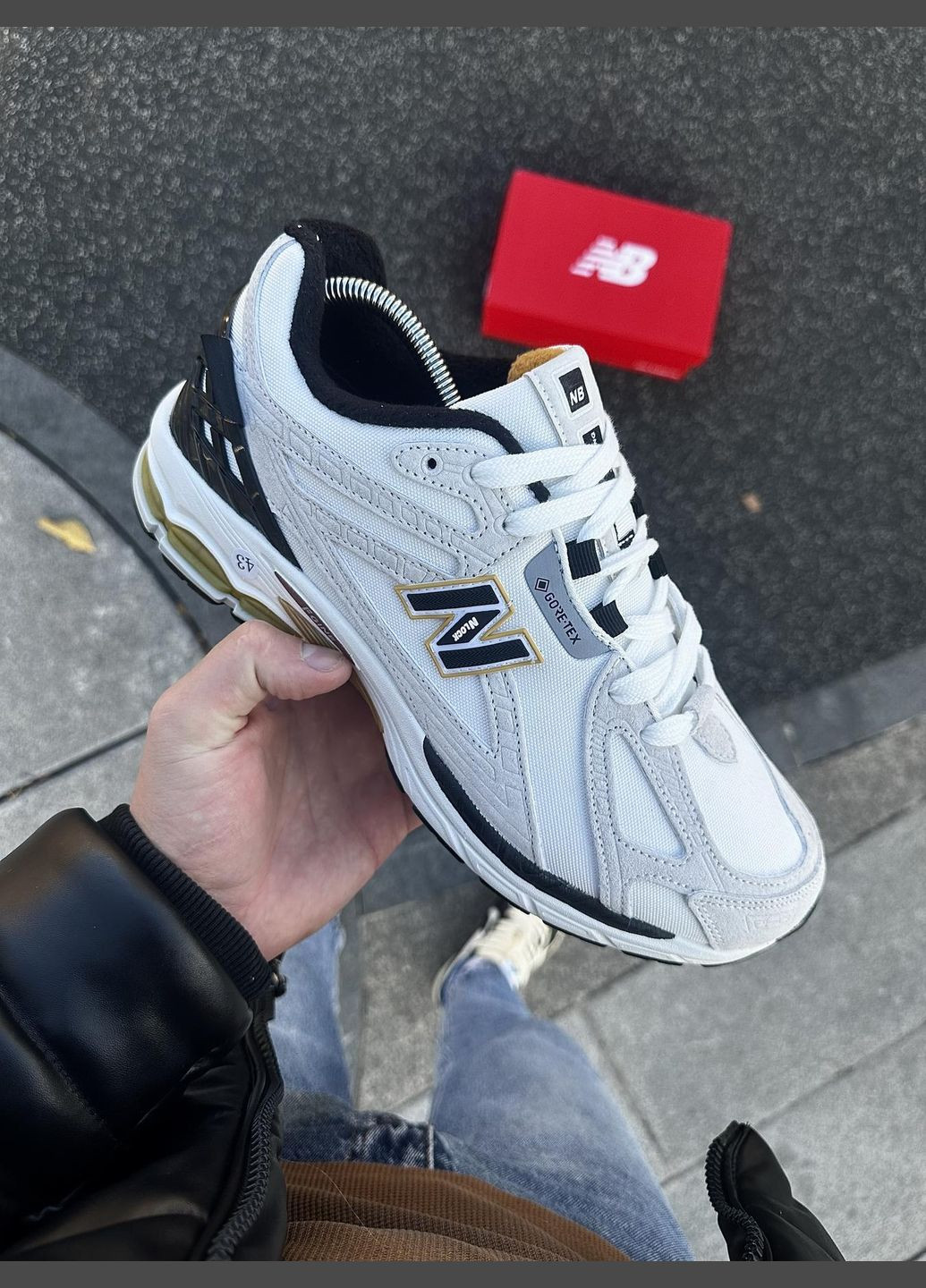 Белые демисезонные стильные термо кроссовки No Brand