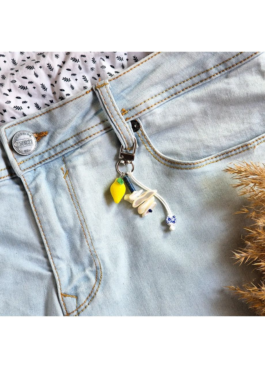 Брелок Лимончик со вставками натуральный Лазурит, Перламутр L-9см No Brand Брелок (349847979)