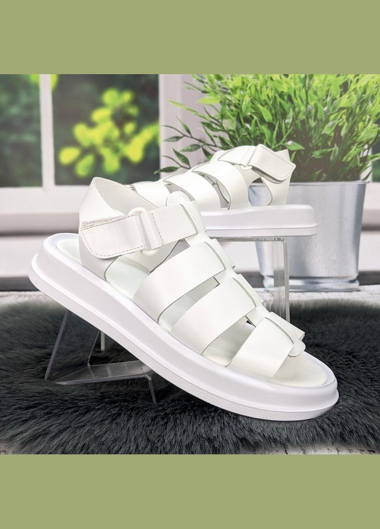 Белые босоножки женские кожаные на низком ходу AMIR на липучке