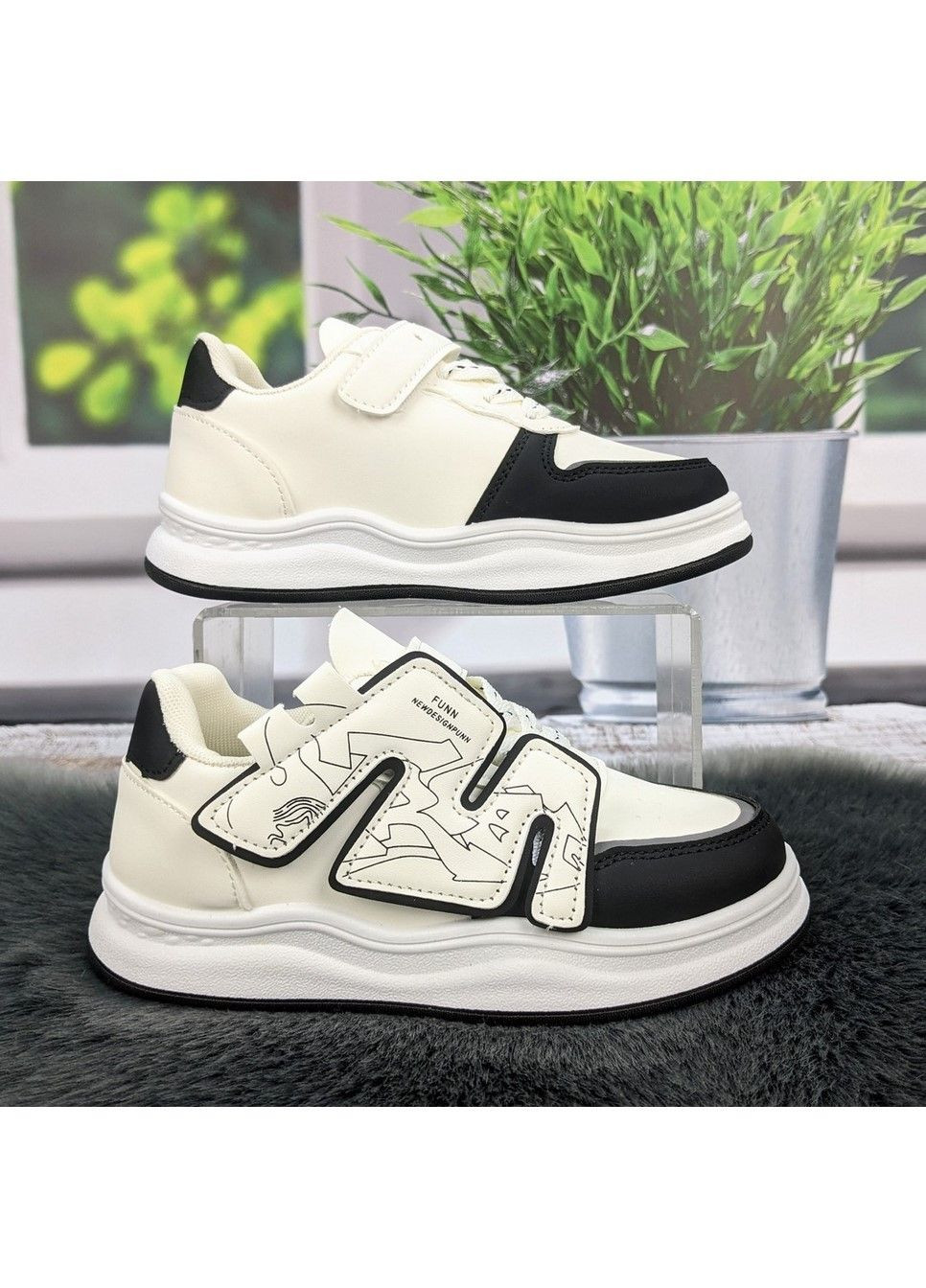 Молочні осінні кросівки дитячі для дівчинки BBT