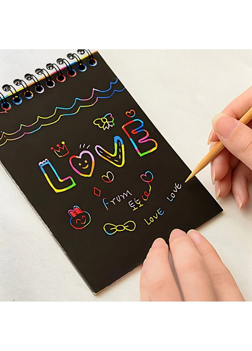 Скретч-блокнот на пружині, гравюра-драпка з різнокольоровою підкладкою, 10 аркушів оранжевий 10×14 см 1шт (0046) No Brand (363820053)