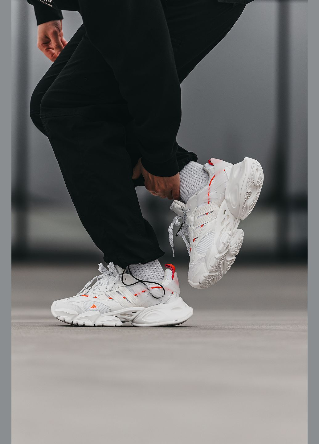 Білі всесезон кросівки чоловічі і жіночі adidas vento xlg white orange | адідас венто білі оранжеві No Brand