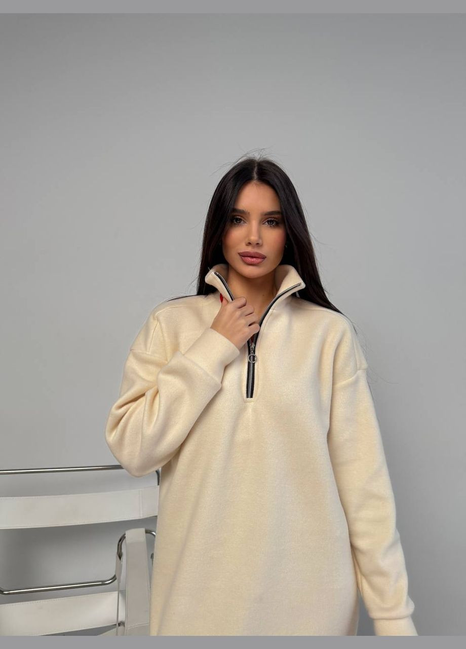 Молочное теплое платье на флисе молочного цвета 30402 оверсайз Fashion однотонное