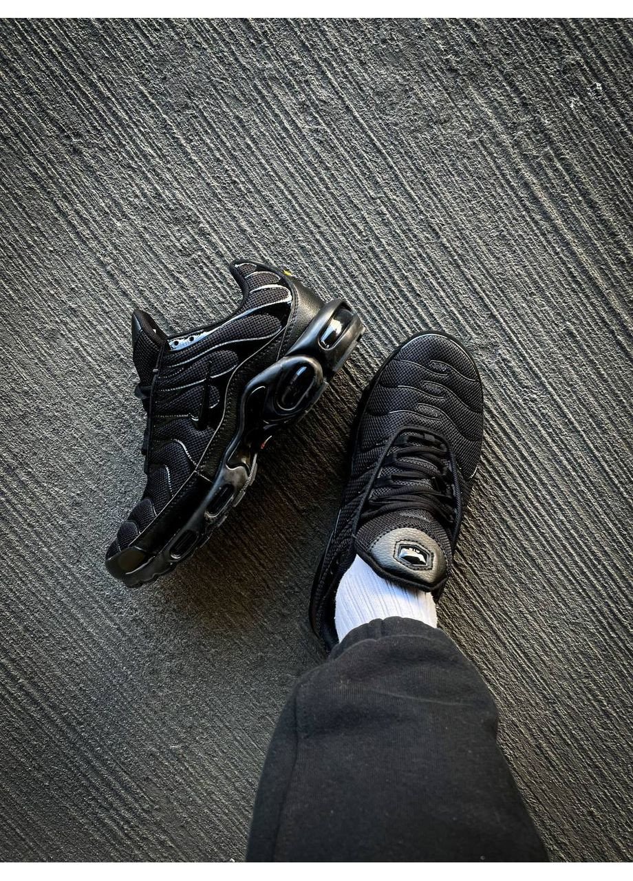 Білі Осінні кросівки чоловічі nike air max plus triple black 604133-050 найк аір макс тн No Brand