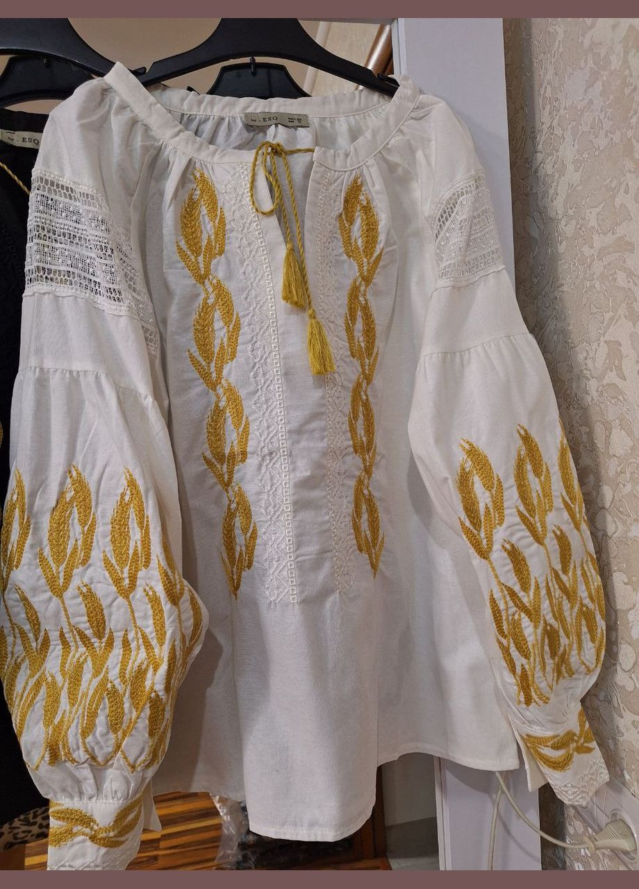 Белая женская вышитая рубашка с колосьями и кружевом. ESQ (324560169)