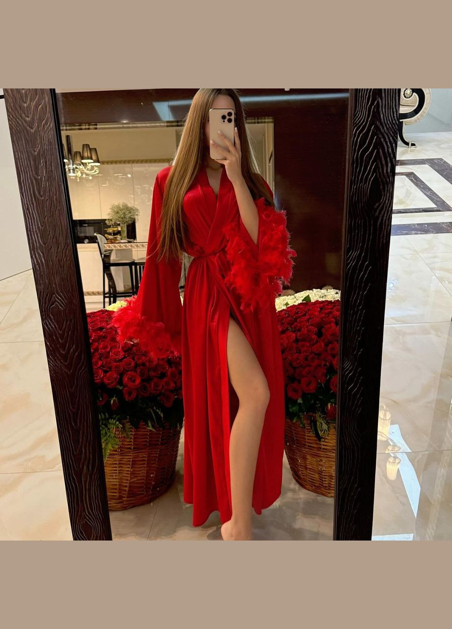 Жіночий довгий халат атласний просторий Казкова з декором пір'ям No Brand Халат довгий з пір`ям Fairytale (339603171)