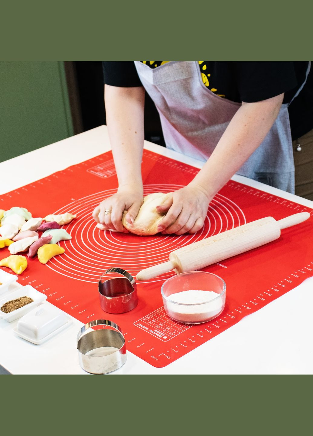 Комплект килимок силіконовий для розкочування тіста, випікання та заморожування напівфабрикатів 81х61 см і ніж Червоний A-Plus (300101232)