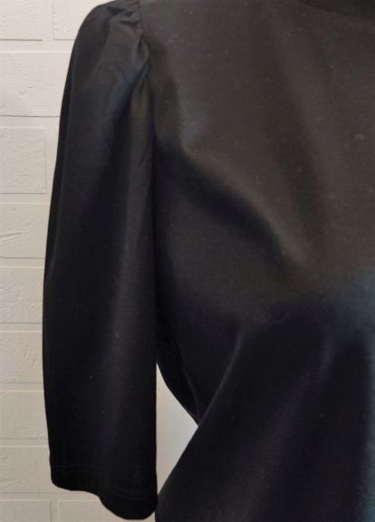 Черная летняя блуза Massimo Dutti