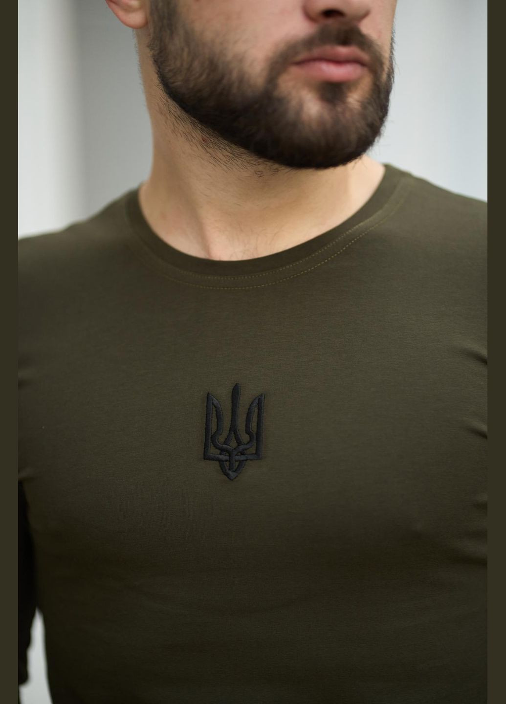 Оливковый (хаки) лонгслив Vakko