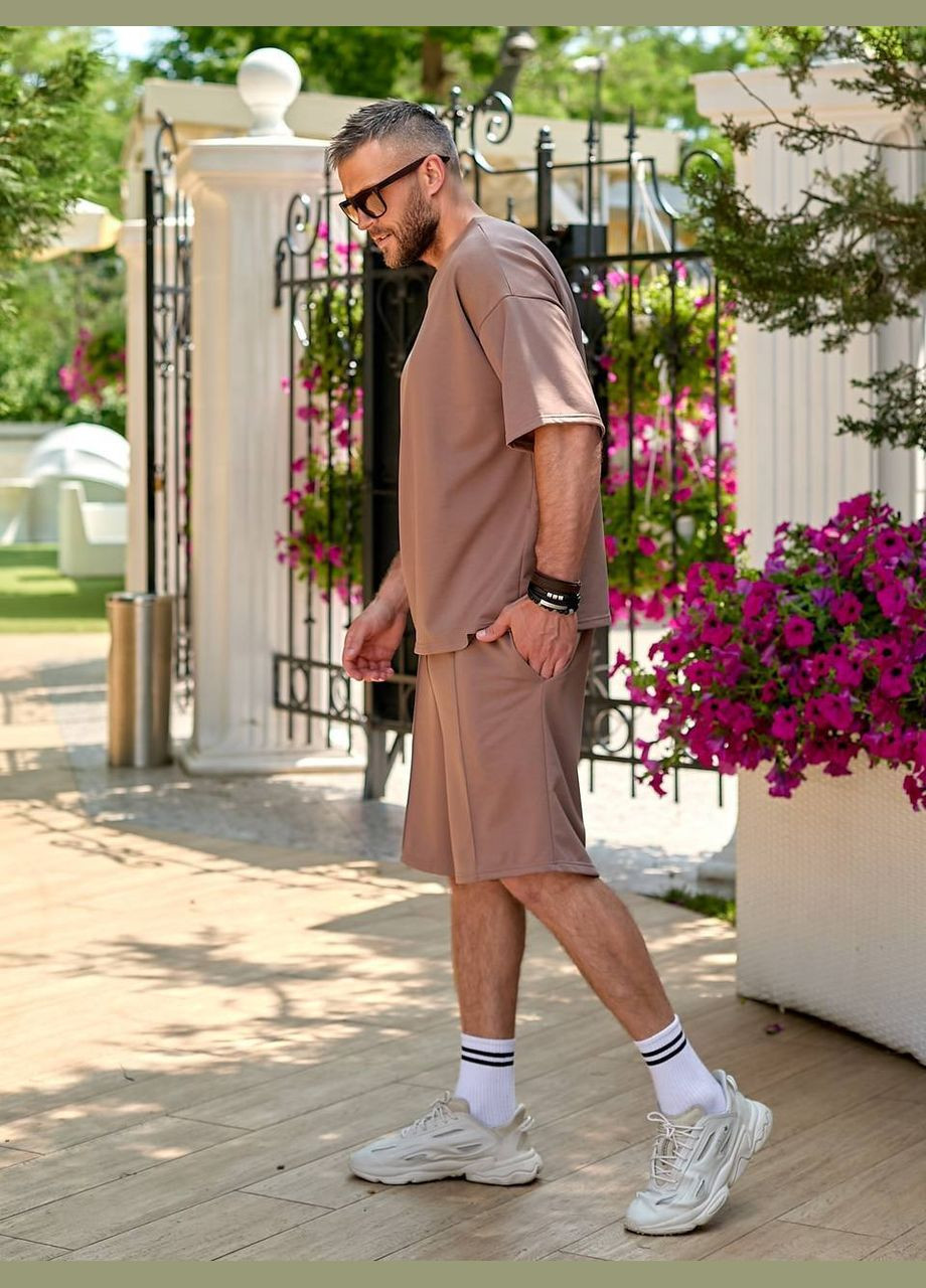 Темно-бежевый летний стильный базовый костюм из двунитки с шортами Vakko