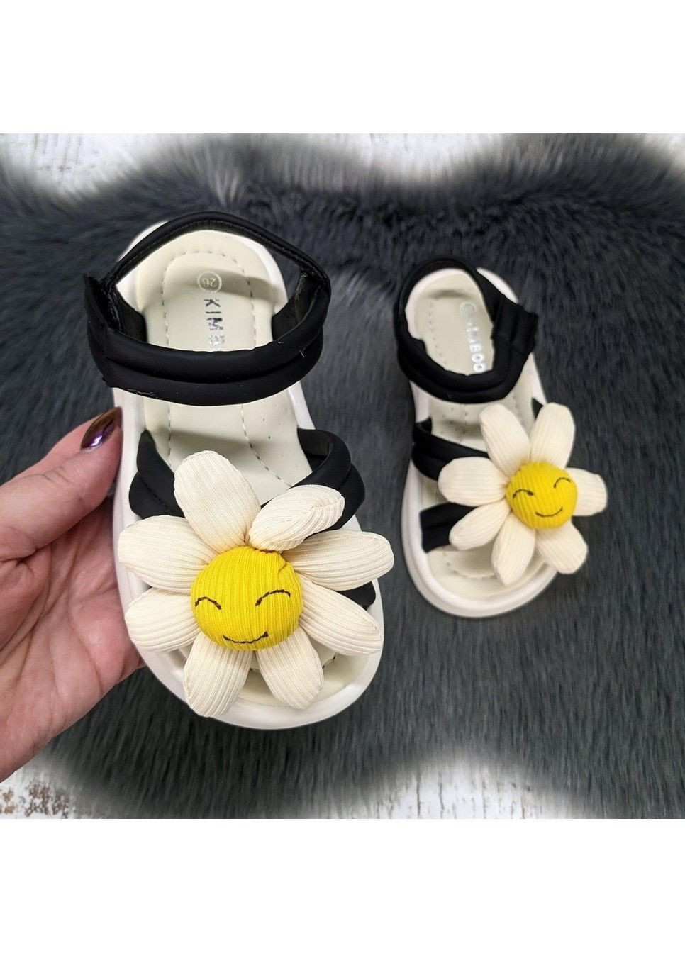 Босоніжки дитячі для дівчинки з об'ємною ромашкою Kimboo (335206332)