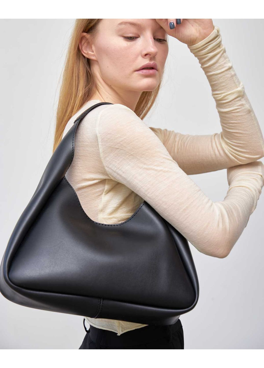 Жіноча сумка чорна екокожа молодіжна сумка на блискавці та магніті для повсякденного використання ProDobro (367265993)