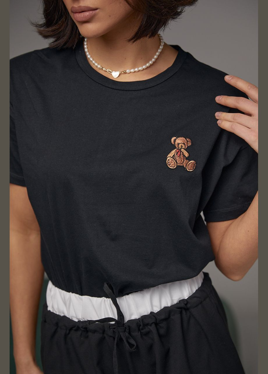 Чорна літня жіноча футболка з вишитим ведмедиком 24061 з коротким рукавом Lurex