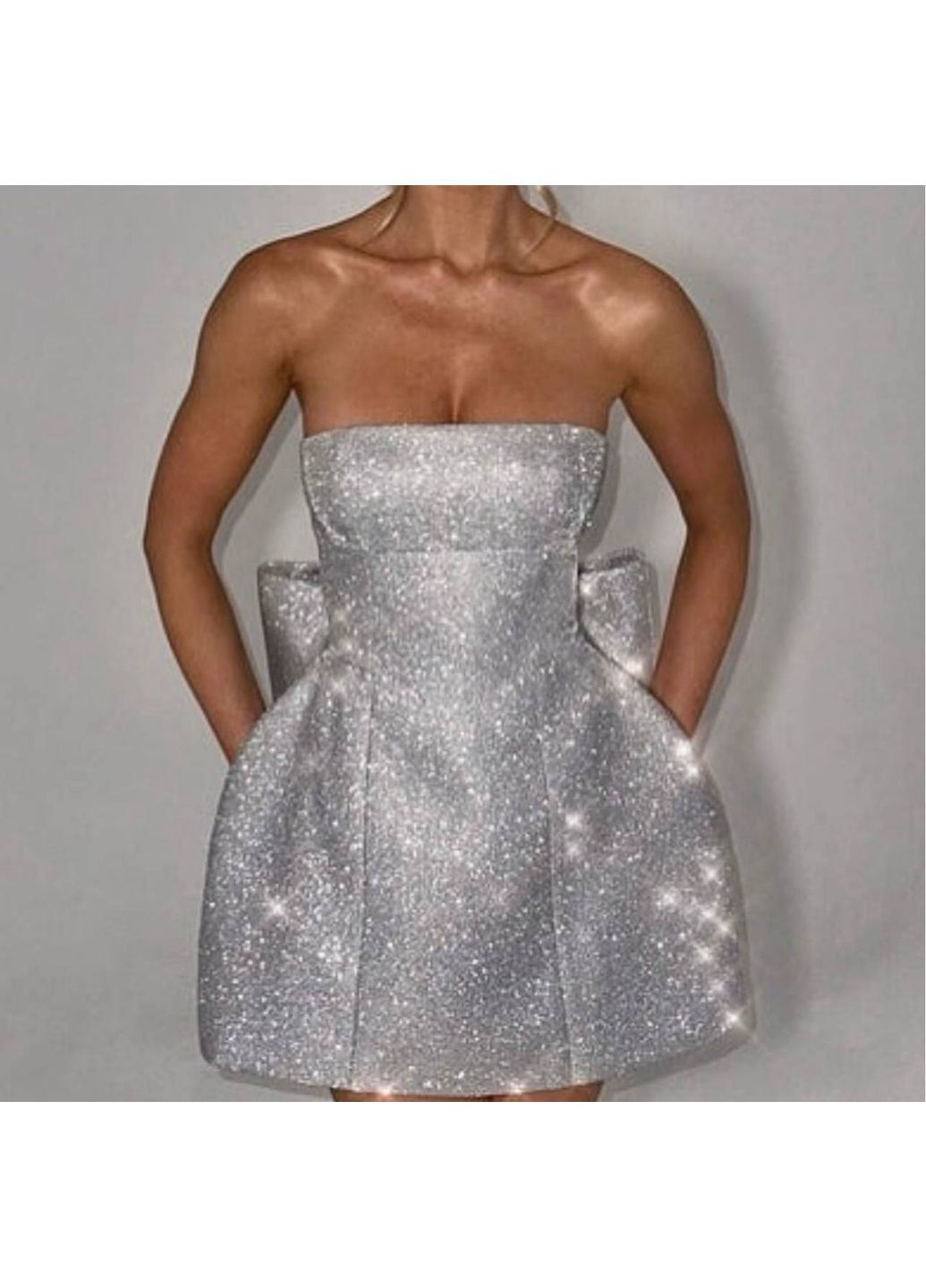 Сріблястий святковий, коктейльна, вечірня жіноча блискуча сукня з бантом з відкритими плечима Avanti однотонна