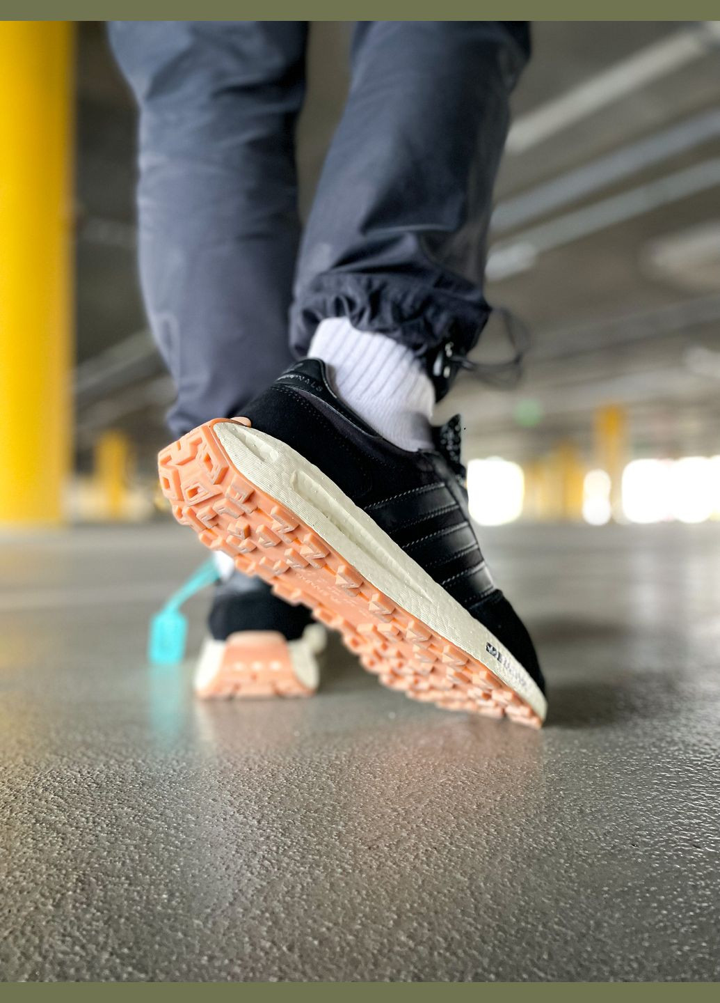 Черные всесезонные кроссовки мужские и женские adidas retropy e5 black | адидас ретропы е5 черные No Brand