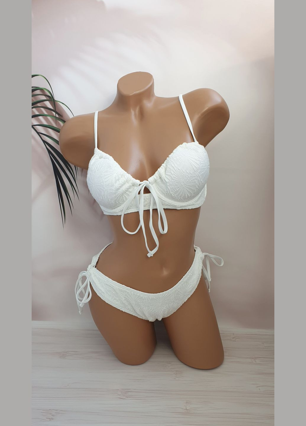 Белый летний молодежный купальник из структурной ткани раздельный No Brand