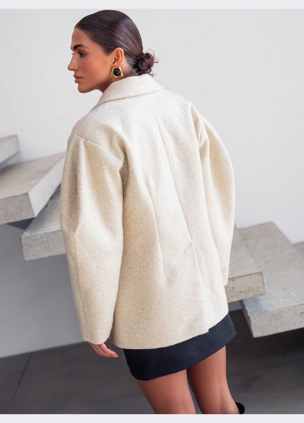 Бежеве демісезонне вкорочене пальто бежевого кольору Dressa