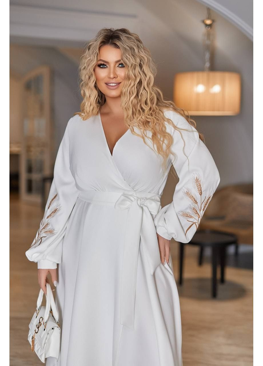 Молочна сукня на запах з вишивкою костюмка на запах No Brand