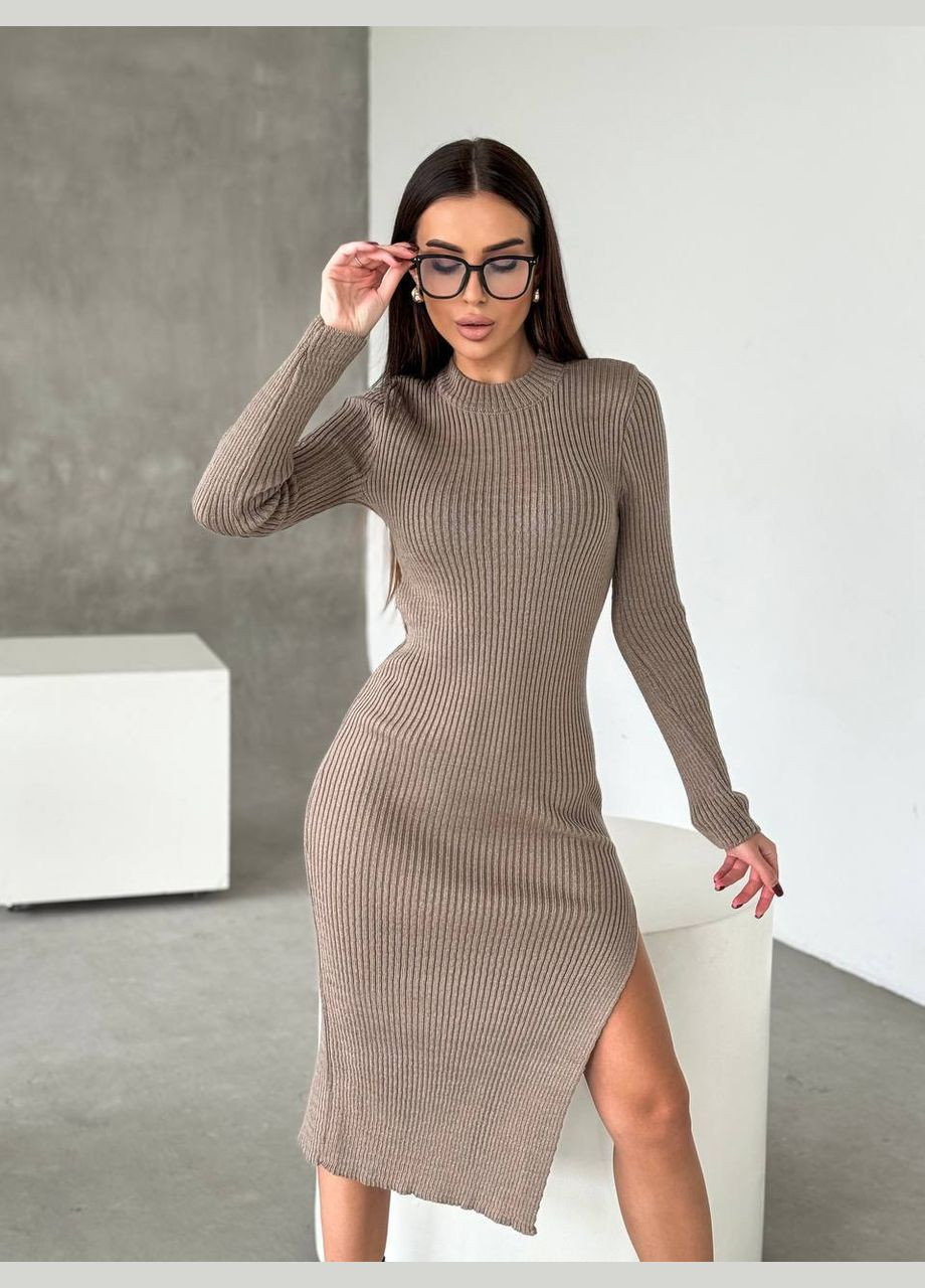 Бежевое повседневный вязаное платье меди с разрезом No Brand