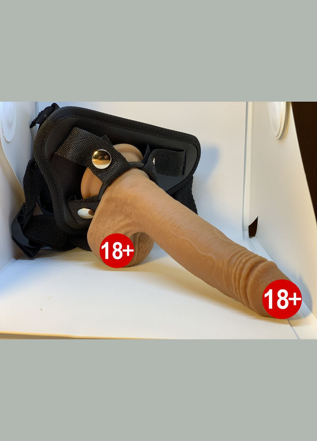 Страпон м'який супер реалістичний 18 х 3,5 см NeoSkin Strapon Hugo (303888794)