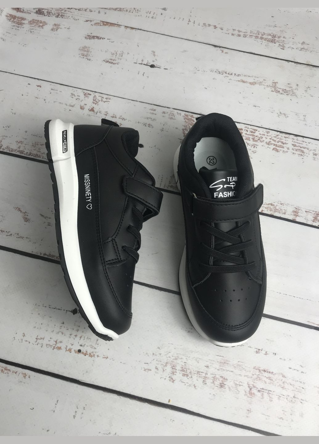 Чорні всесезонні кросівки дитячі для дівчинки чорний (527) W.Niko