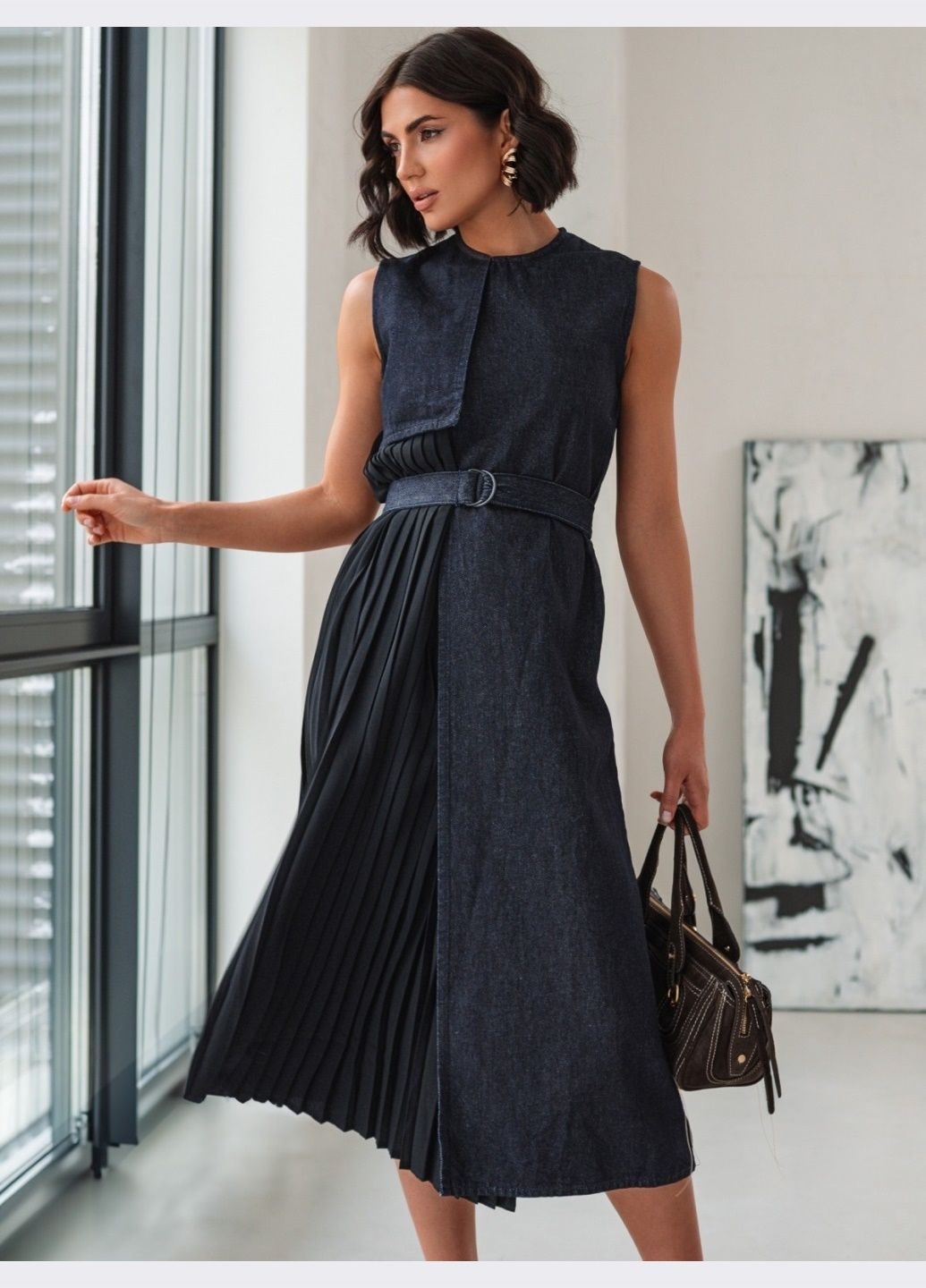 Темно-синя кежуал сукня-міді вільного крою з поясом темно-синя з чорним кльош Dressa однотонна