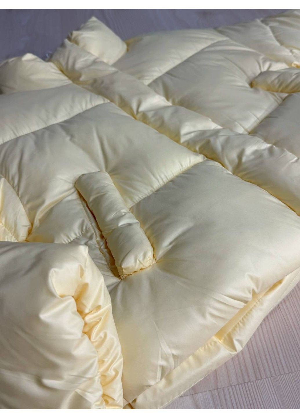 Жовта демісезонна куртка жіноча 8606 коротка пуффер з коміром жовта HAIZIYUAN