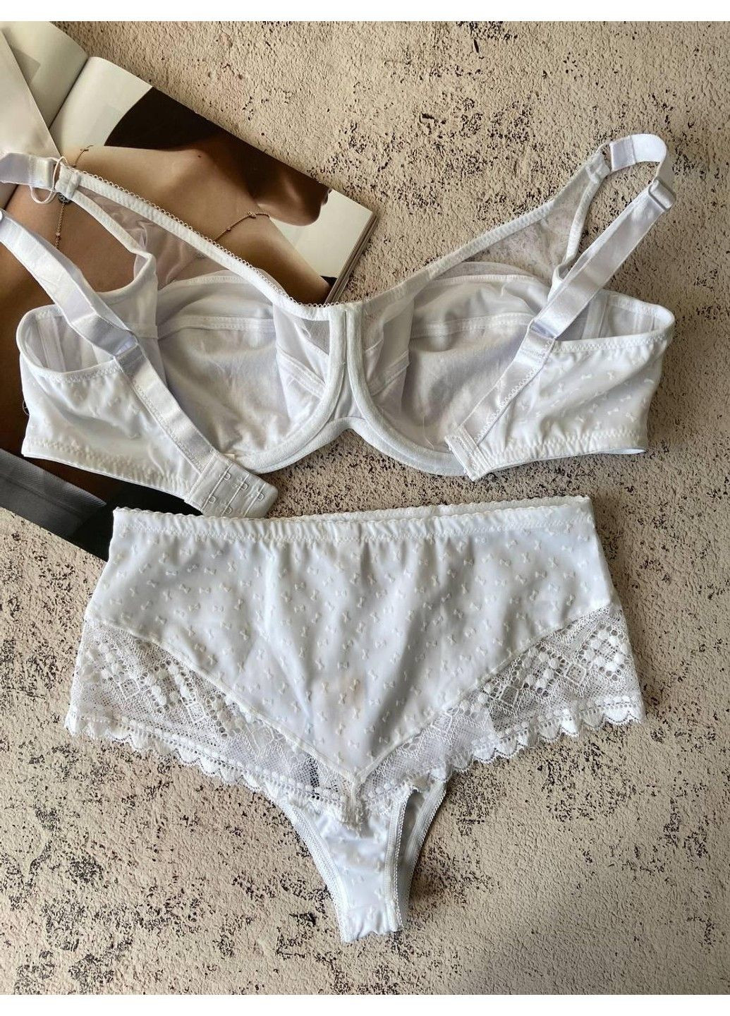 Белый женское нижнее белье комплект на чашку е белый Lanny Mode