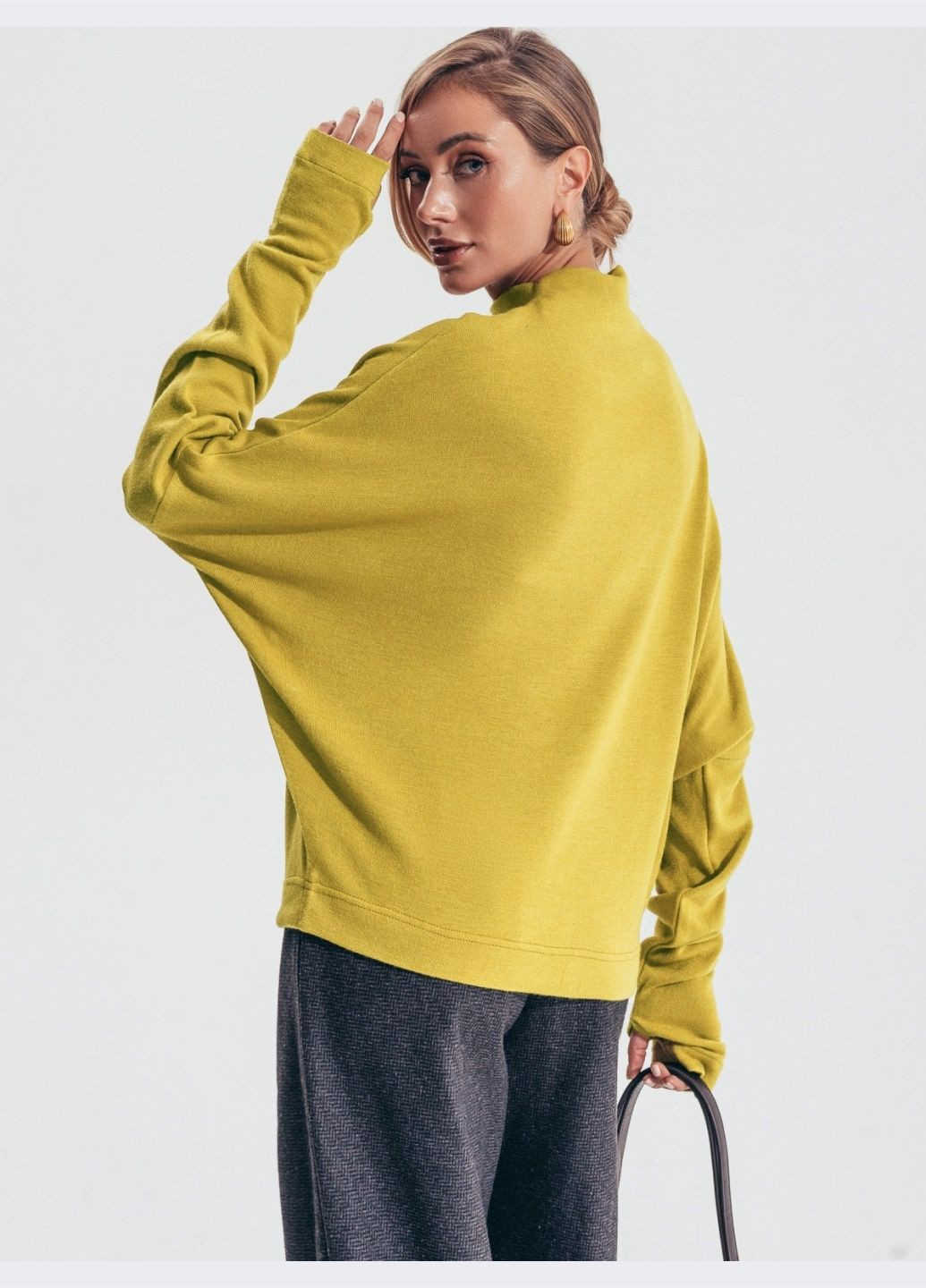 Гірчичний демісезонний оверсайз джемпер гірчичного кольору з мітенками Dressa
