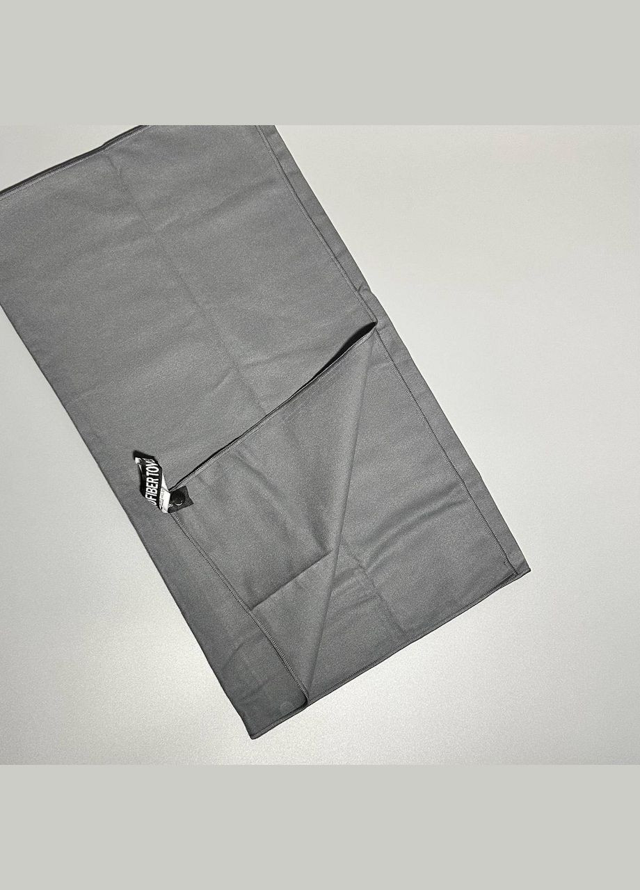 Спортивний рушник з мікрофібри з чохлом, рушник для залу, йоги, пляжу, басейну 110*50 см No Brand графітовий