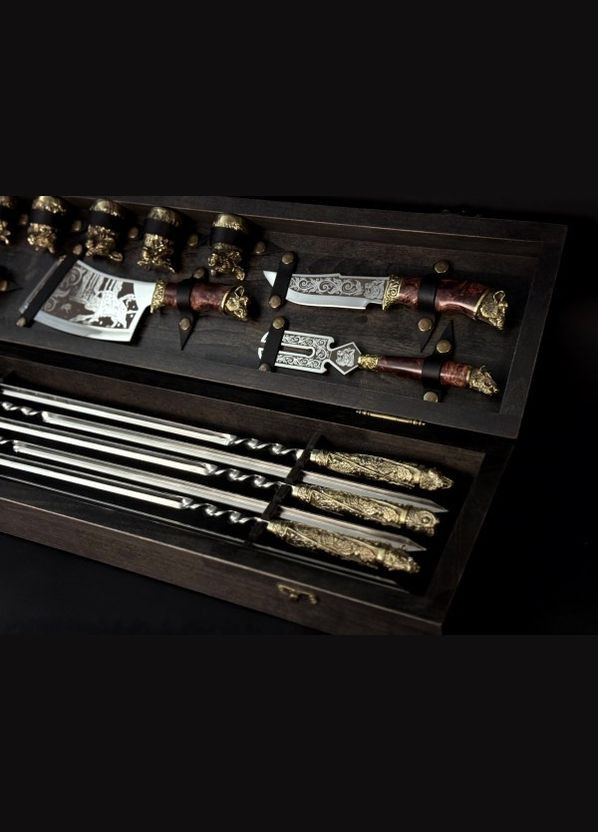 Набір шампурів Люкс Звірі із секачом, ножем, вилкою та рюмками в дерев'яному кейсі 47330149 NB Art (346152176)