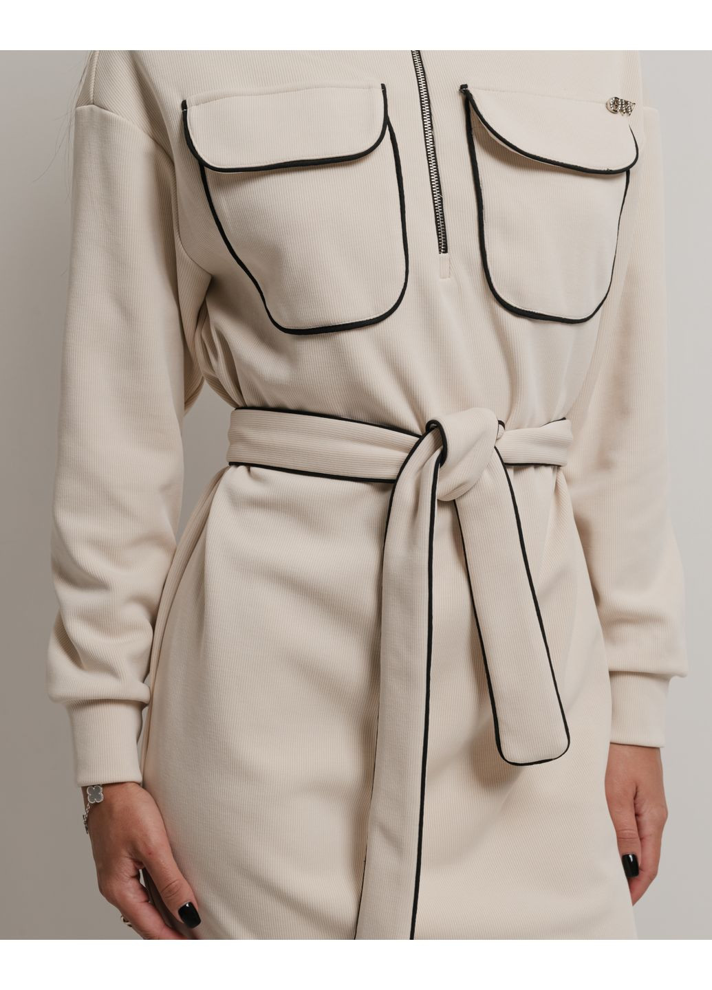 Молочное кэжуал платье осеннее молочное Of White