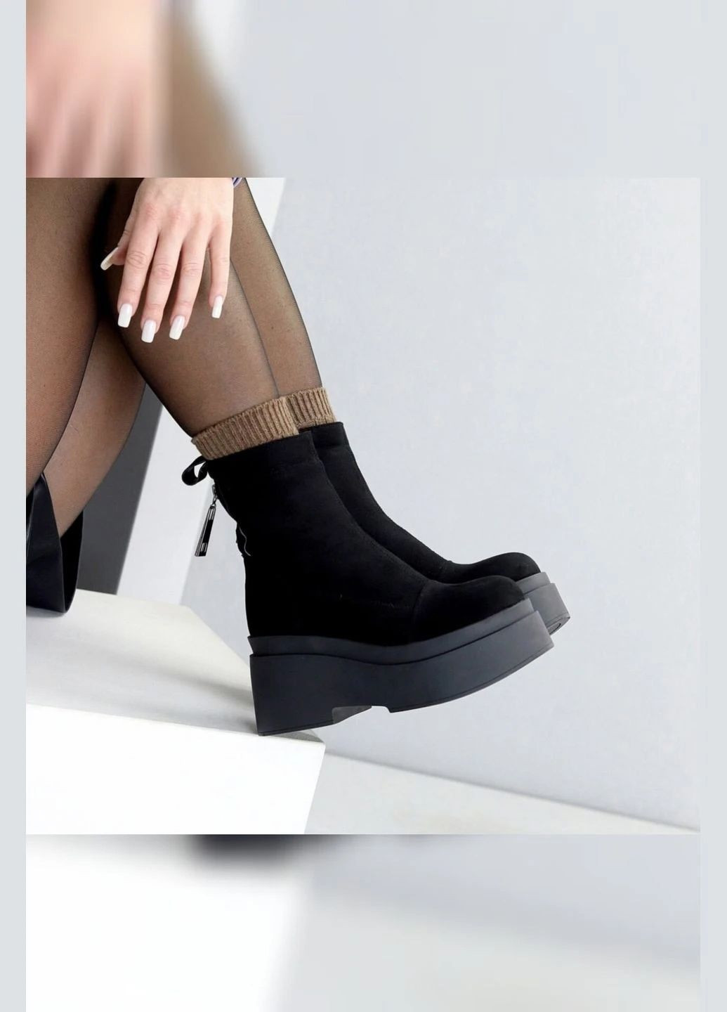 Зимние женские зимние черные ботинки сапоги из эко-замши на танкетке с мехом для зимы Viki с молнией из искусственной замши