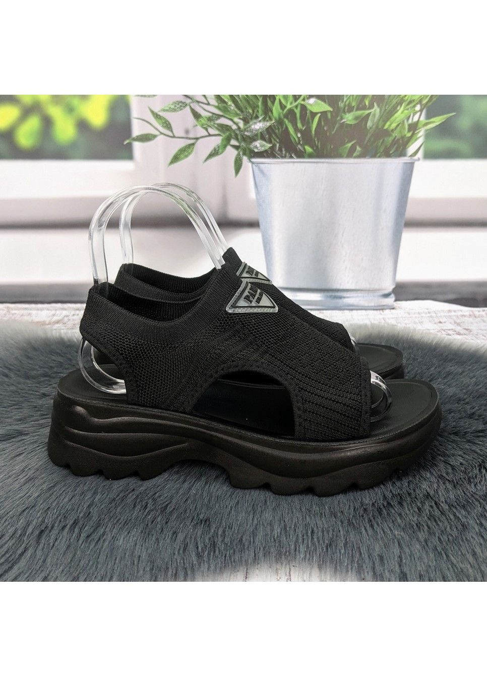 Черные босоножки женские LQD на резинке