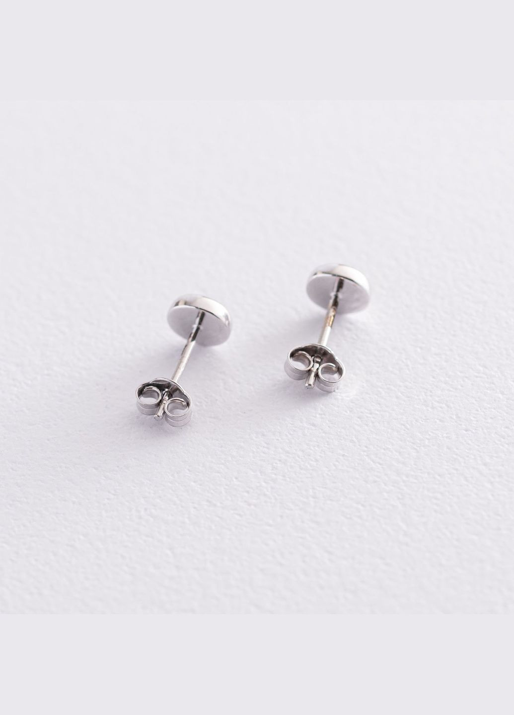 Золоті сережки-пусети Сяйво (синт. опал) 6 мм с05474 Oniks (264644427)