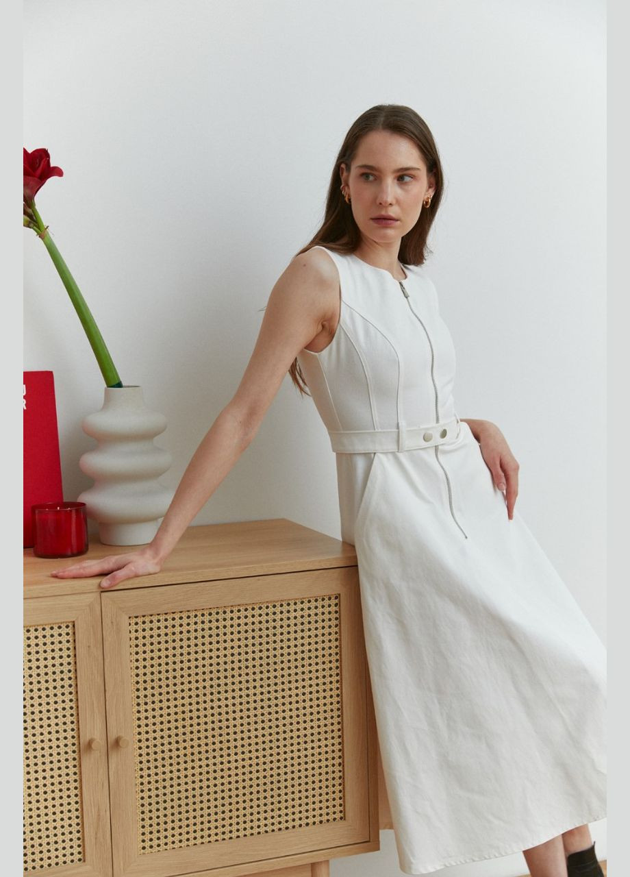 Молочное кэжуал платье Azuri однотонное