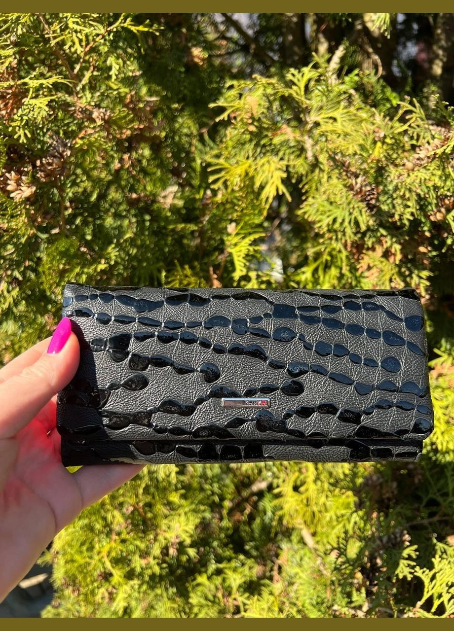 Жіночий гаманець Туреччина натуральна шкіра на магнітах чорний колір з червоним всередині принт капля Karya (341322736)