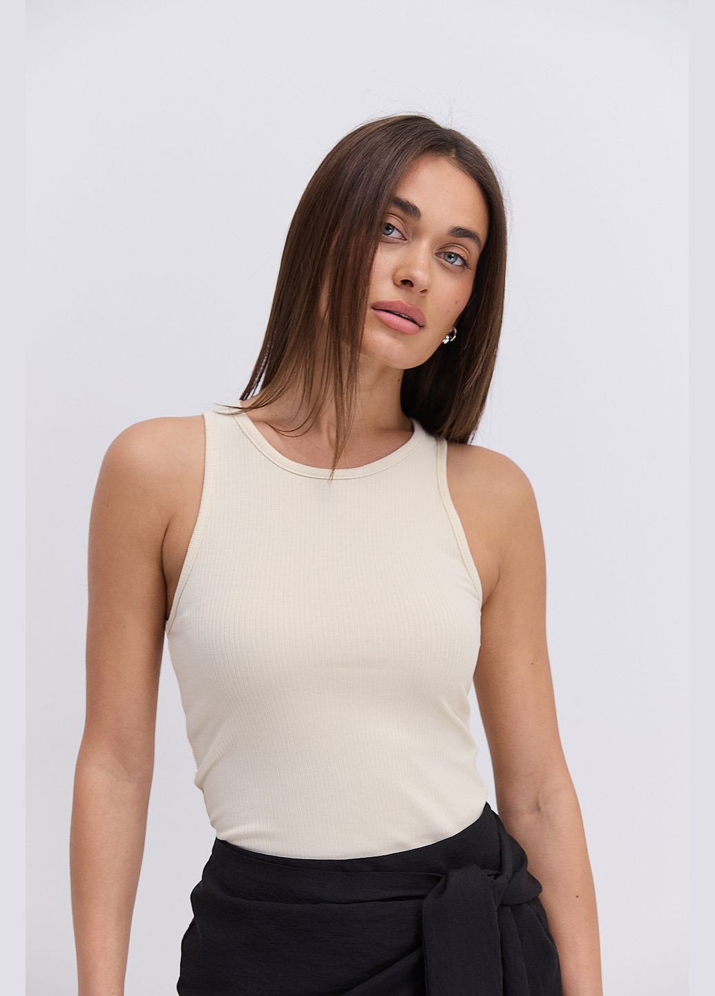 Жіноча трикотажна майка в рубчик Arjen — 334115072