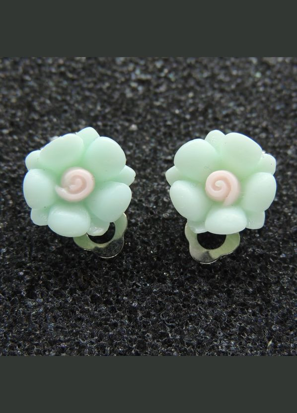 Сережки кліпси дитячі для вух без пробивання квітка Матіола малинова Liresmina Jewelry (289844117)