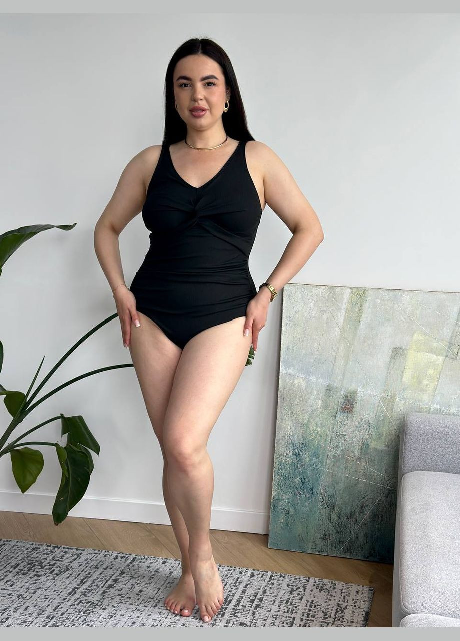 Черный летний удобный и уютный базовый купальник. слитный Vakko