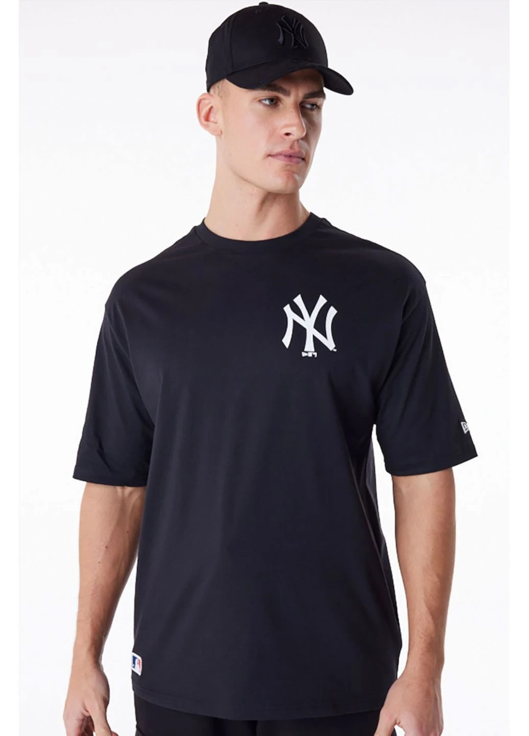 Чорна футболка new york yankees mlb essential oversized t-shirt black 60416723 New Era