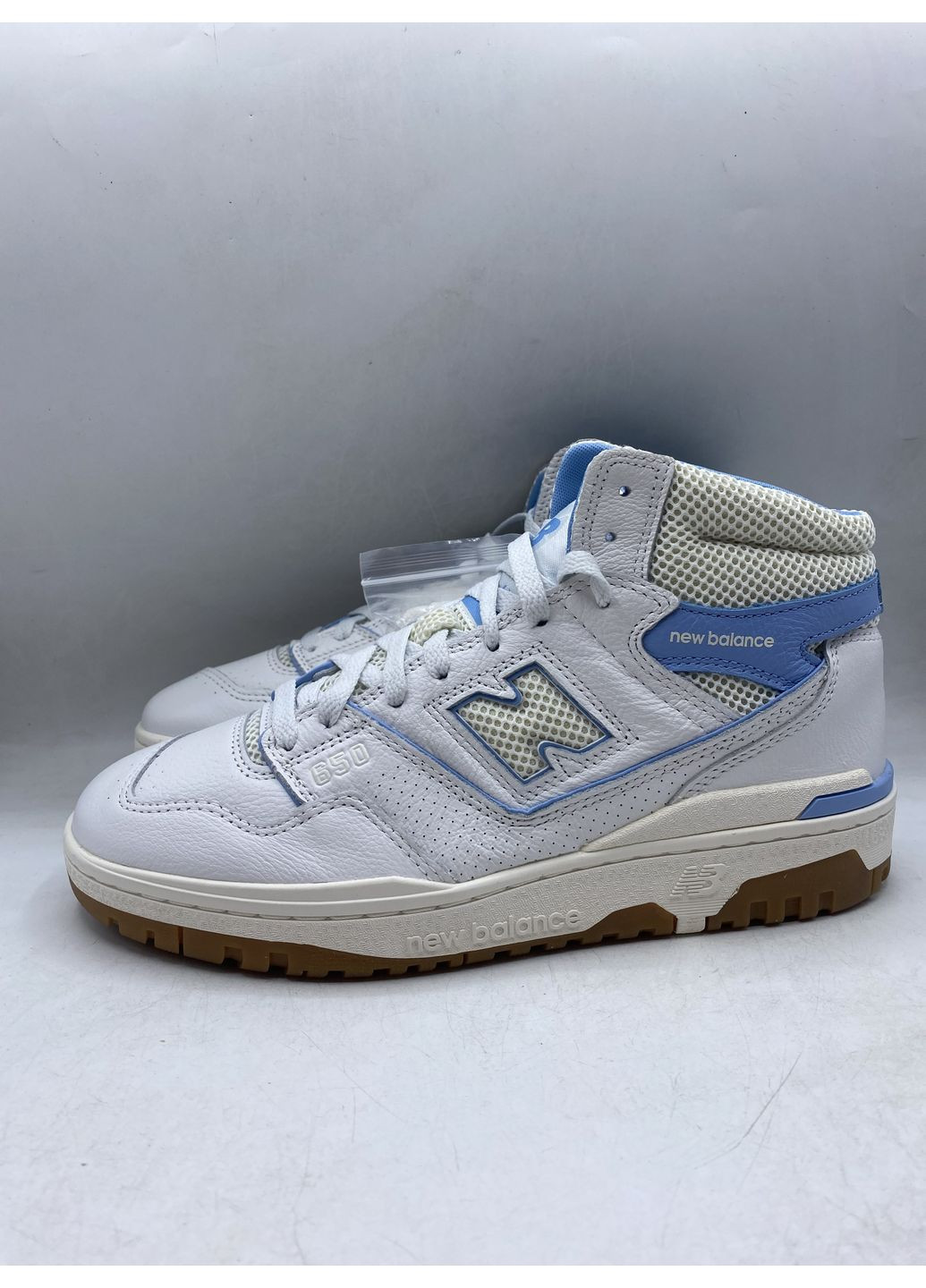 Білі кросівки 650 New Balance