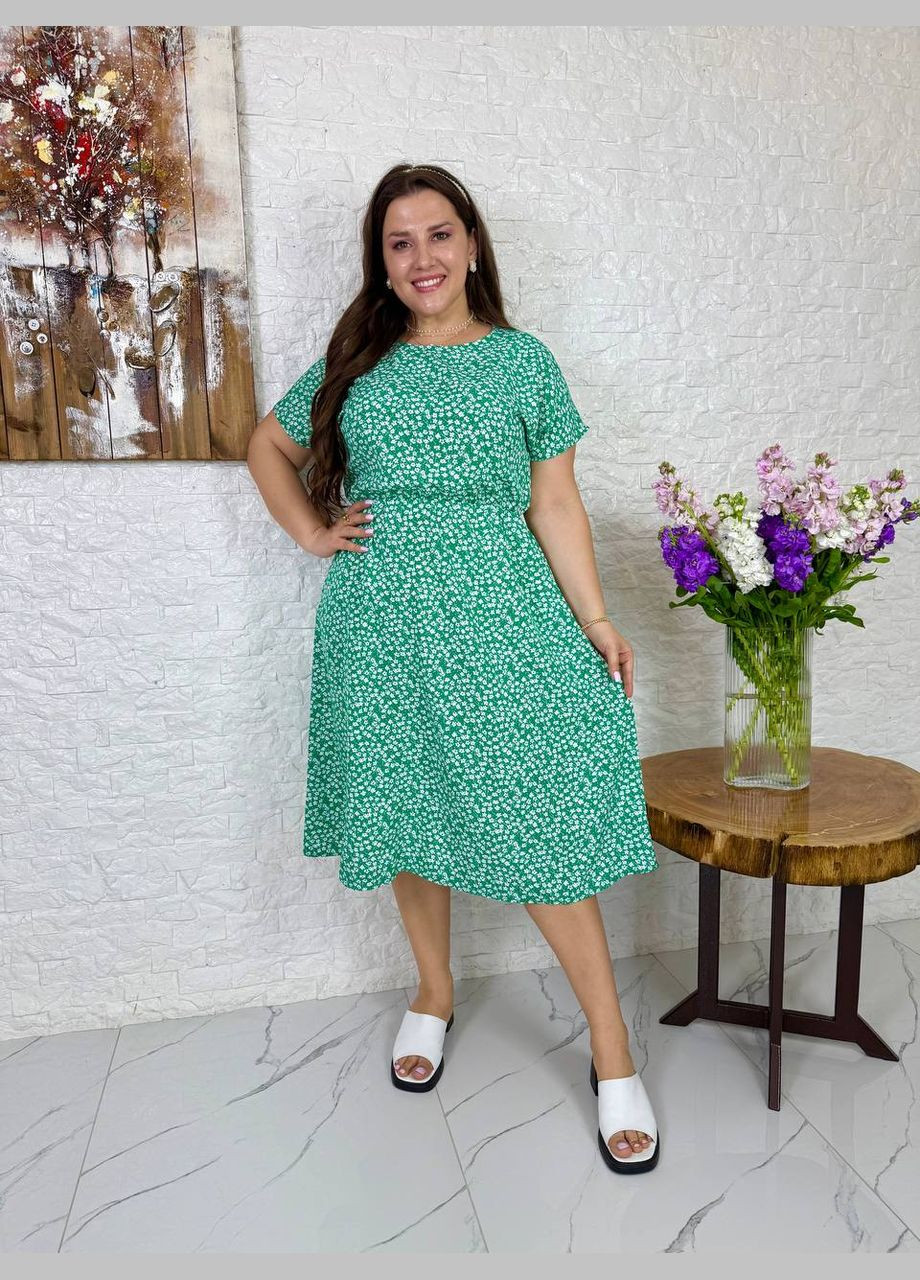 Зеленое платье удлиненное летнее Україна с цветочным принтом