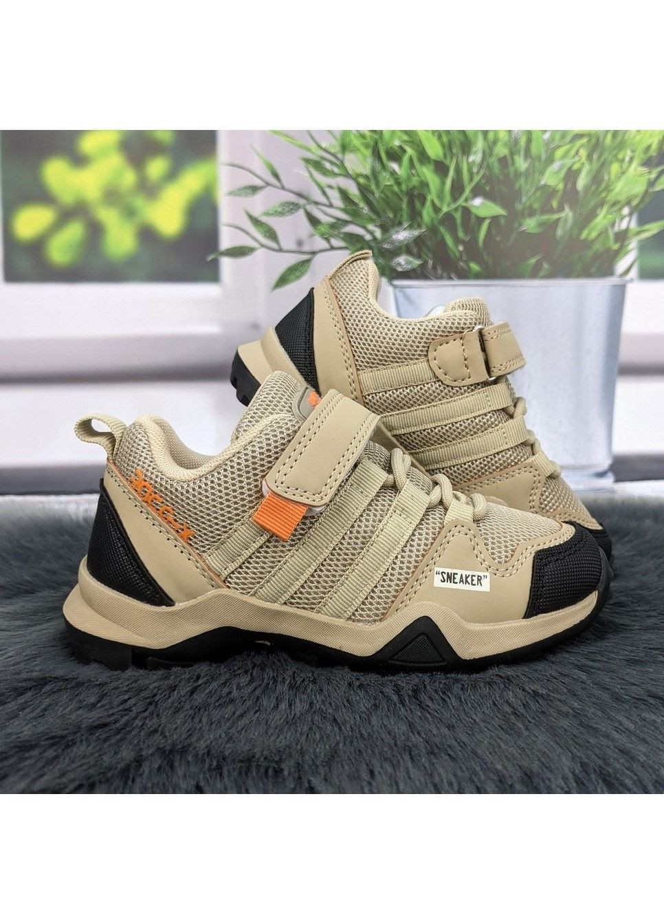 Бежевые демисезонные кроссовки подростковые Jong Golf