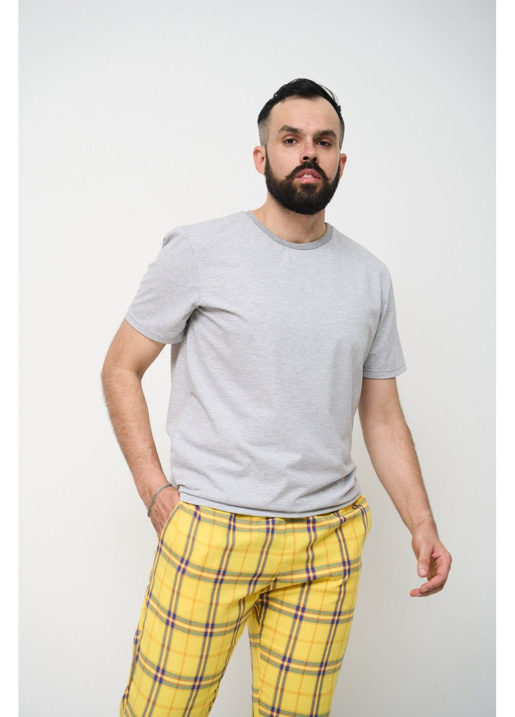 Піжама чоловіча футболка сіра + штани в клітинку жовті Handy Wear (293275190)
