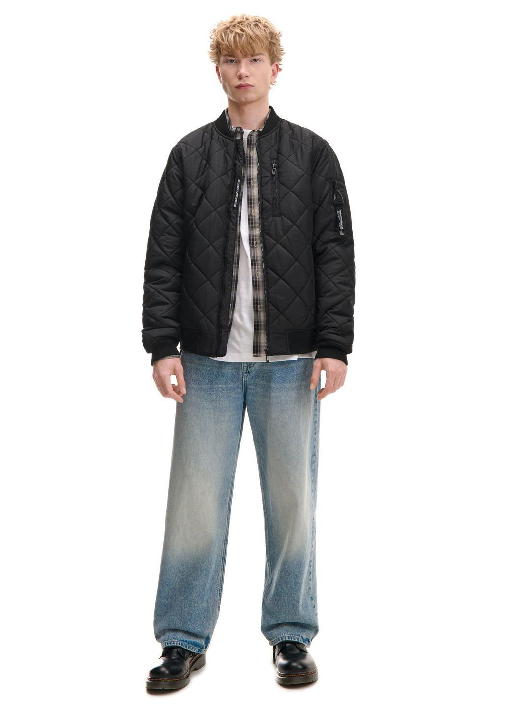 Бомбер чоловічий чорний стьобаний Cropp на блискавці (372467292)