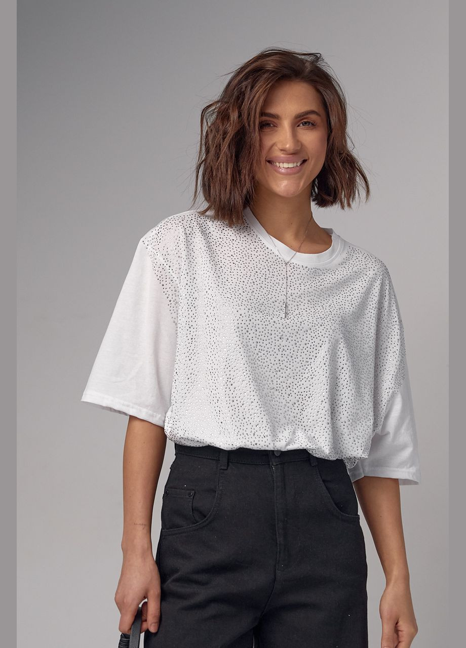 Біла літня жіноча футболка у техніці тай-дай прикрашена термостразами. 13456 з коротким рукавом Lurex