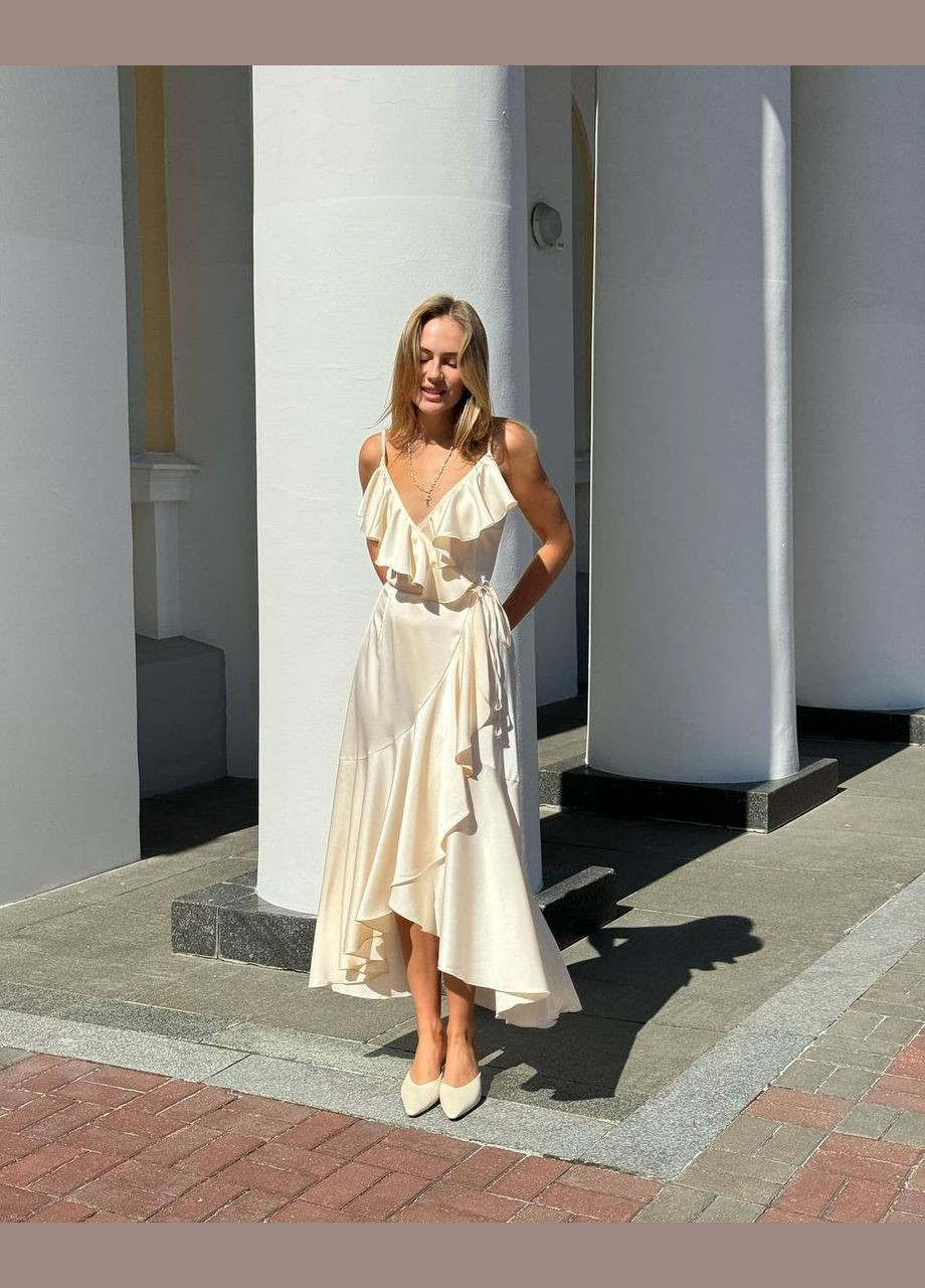 Светло-бежевое повседневный женское платье на запах на запах Гермес однотонное