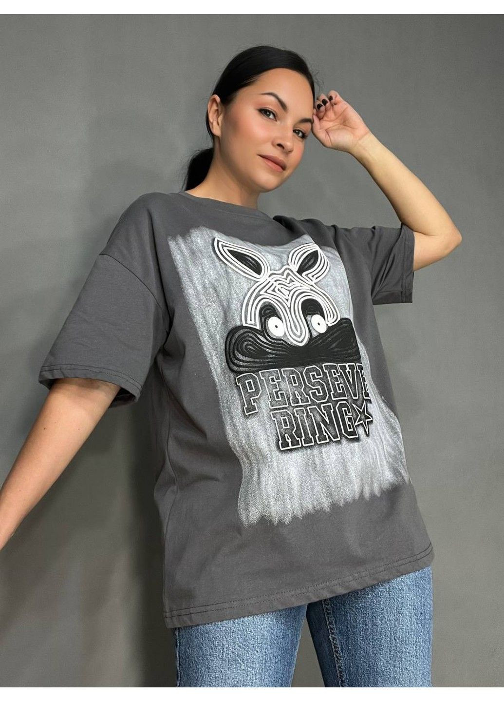 Футболка жіноча YIGOU 23 напис малюнок кролик оверсайз подовжена one size No Brand - (319627280)